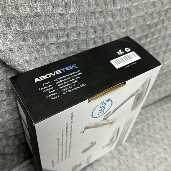 Desktop based tablet stand. Universal bracket fits 4.7 inch to 13 inch devices. - Picture 5 of 5